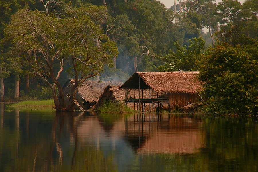 Au bord de la Lokoro